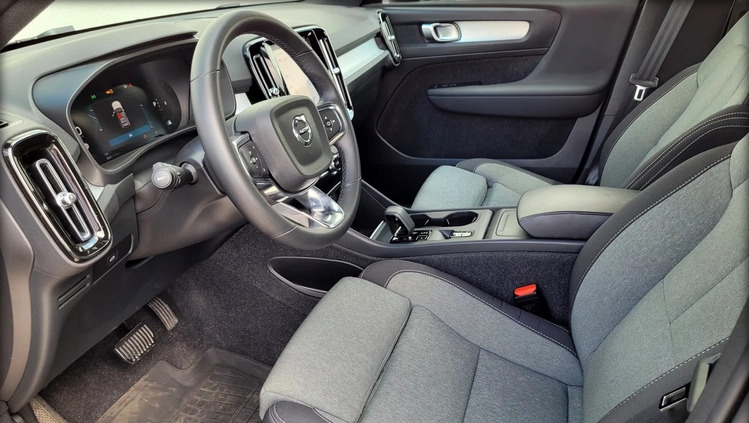 Volvo XC 40 cena 169555 przebieg: 31125, rok produkcji 2023 z Otmuchów małe 562
